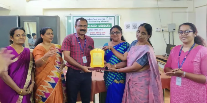 എഎംഎം സ്കൂള് ഇനി ഹരിത വിദ്യാലയം എഎംഎം സ്കൂള് ഇനി ഹരിത വിദ്യാലയം