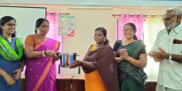 അങ്കണവാടികള്ക്ക് പ്രഷര് കുക്കര് നല്കി കുളനട ഗ്രാമപഞ്ചായത്ത് അങ്കണവാടികള്ക്ക് പ്രഷര് കുക്കര് നല്കി കുളനട ഗ്രാമപഞ്ചായത്ത്