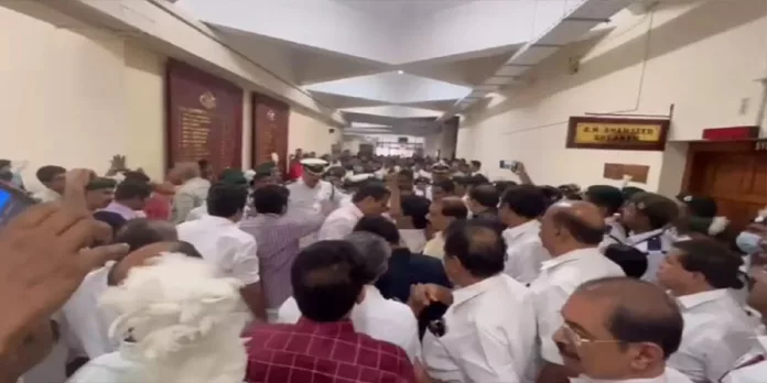 നടപടി വേണം; യുഡിഎഫ് എം.എല്.എമാര്ക്കെതിരെ കേരള പോലീസ് അസോസിയേഷന് നടപടി വേണം; യുഡിഎഫ് എം.എല്.എമാര്ക്കെതിരെ കേരള പോലീസ് അസോസിയേഷന്