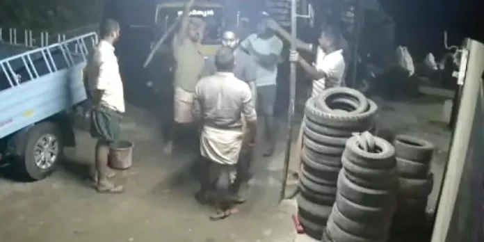 എ ആർ ക്യാമ്പിലെ പോലീസ് ഉദ്യോഗസ്ഥന്റെ നേതൃത്വത്തിലുള്ള ഗുണ്ടാസംഘം വർക്ക്ഷോപ്പ് തല്ലി തകർത്ത സംഭവം – പരാതി നൽകിയിട്ടും നടപടിയില്ല എ ആർ ക്യാമ്പിലെ പോലീസ് ഉദ്യോഗസ്ഥന്റെ നേതൃത്വത്തിലുള്ള ഗുണ്ടാസംഘം വർക്ക്ഷോപ്പ് തല്ലി തകർത്ത സംഭവം – പരാതി നൽകിയിട്ടും നടപടിയില്ല