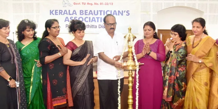 ബ്യൂട്ടീഷൻമാർക്കും അവരുടെ തൊഴിലിനും സംരക്ഷണം വേണം ; കേരള ബ്യൂട്ടീഷൻസ് അസോസിയേഷൻ ബ്യൂട്ടീഷൻമാർക്കും അവരുടെ തൊഴിലിനും സംരക്ഷണം വേണം ; കേരള ബ്യൂട്ടീഷൻസ് അസോസിയേഷൻ