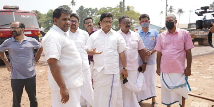 ബ്രഹ്മപുരം മാലിന്യ പ്ലാൻ്റ് ഭരണകൂടം വരുത്തിവെച്ച വിന ; റസാഖ് പാലേരി ബ്രഹ്മപുരം മാലിന്യ പ്ലാൻ്റ് ഭരണകൂടം വരുത്തിവെച്ച വിന ; റസാഖ് പാലേരി