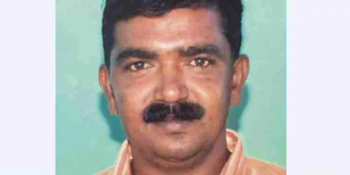 ജപ്തി ഭീഷണി ; കൊല്ലത്ത് ട്രാവൽസ് ഉടമ റോഡിൽ വെച്ച് പെട്രോൾ ഒഴിച്ച് തീകൊളുത്തി മരിച്ചു ജപ്തി ഭീഷണി ; കൊല്ലത്ത് ട്രാവൽസ് ഉടമ റോഡിൽ വെച്ച് പെട്രോൾ ഒഴിച്ച് തീകൊളുത്തി മരിച്ചു