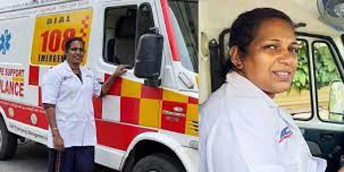 വനിതാ ദിനത്തിൽ കനിവ് 108 ആംബുലൻസ് സർവീസിന്റെ കണ്ട്രോൾ റൂം നിയന്ത്രണം ഏറ്റെടുത്ത് സ്ത്രീകള് വനിതാ ദിനത്തിൽ കനിവ് 108 ആംബുലൻസ് സർവീസിന്റെ കണ്ട്രോൾ റൂം നിയന്ത്രണം ഏറ്റെടുത്ത് സ്ത്രീകള്