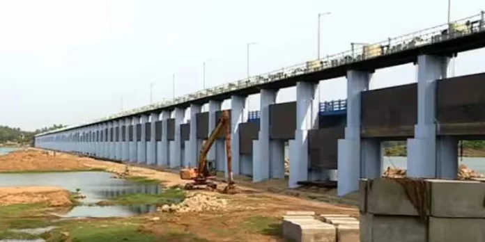 ചമ്രവട്ടം റഗുലേറ്റർ കം ബ്രിജിന്റെ ചോർച്ച അടയ്ക്കുന്ന ജോലികൾ വേഗത്തിൽ പൂർത്തിയാക്കണമെന്ന ആവശ്യം ശക്തമാകുന്നു ചമ്രവട്ടം റഗുലേറ്റർ കം ബ്രിജിന്റെ ചോർച്ച അടയ്ക്കുന്ന ജോലികൾ വേഗത്തിൽ പൂർത്തിയാക്കണമെന്ന ആവശ്യം ശക്തമാകുന്നു