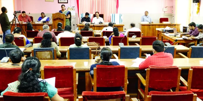 ശുചിത്വത്തിനും കാര്ഷികോല്പ്പന്നങ്ങുടെ വൈവിധ്യവല്ക്കരണത്തിനും ഊന്നല് നല്കി പത്തനംതിട്ട ജില്ലാ പഞ്ചായത്ത് ബജറ്റ് ശുചിത്വത്തിനും കാര്ഷികോല്പ്പന്നങ്ങുടെ വൈവിധ്യവല്ക്കരണത്തിനും ഊന്നല് നല്കി പത്തനംതിട്ട ജില്ലാ പഞ്ചായത്ത് ബജറ്റ്