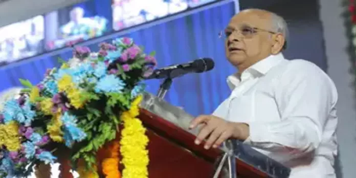 മുഖ്യമന്ത്രിയുടെ ചടങ്ങിൽ ഉറക്കം തൂങ്ങി ; ഉദ്യോഗസ്ഥന് സസ്പെൻഷൻ മുഖ്യമന്ത്രിയുടെ ചടങ്ങിൽ ഉറക്കം തൂങ്ങി ; ഉദ്യോഗസ്ഥന് സസ്പെൻഷൻ