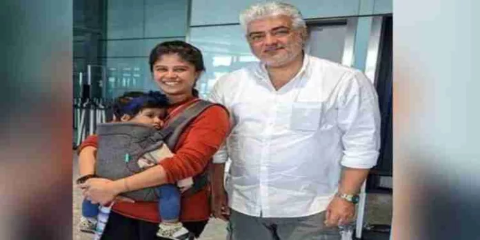 കൈക്കുഞ്ഞുമായി തനിച്ച് യാത്ര നടത്തി യുവതി , ലഗേജ് ചുമന്ന് പുറത്തെത്തിച്ച് നൽകി തമിഴ് നടൻ അജിത് ; കയ്യടിച്ച് സോഷ്യൽ മീഡിയ കൈക്കുഞ്ഞുമായി തനിച്ച് യാത്ര നടത്തി യുവതി , ലഗേജ് ചുമന്ന് പുറത്തെത്തിച്ച് നൽകി തമിഴ് നടൻ അജിത് ; കയ്യടിച്ച് സോഷ്യൽ മീഡിയ