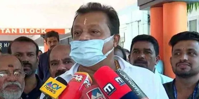 ജനങ്ങളുടെ നെഞ്ചത്തടിച്ചു കയറ്റിയ കുറേ മഞ്ഞക്കല്ലുകൾ തുലഞ്ഞുവെന്ന് സുരേഷ് ഗോപി ജനങ്ങളുടെ നെഞ്ചത്തടിച്ചു കയറ്റിയ കുറേ മഞ്ഞക്കല്ലുകൾ തുലഞ്ഞുവെന്ന് സുരേഷ് ഗോപി