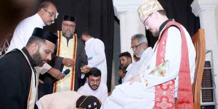കാൽ കഴുകൽ ശുശ്രൂഷ നടന്നു കാൽ കഴുകൽ ശുശ്രൂഷ നടന്നു
