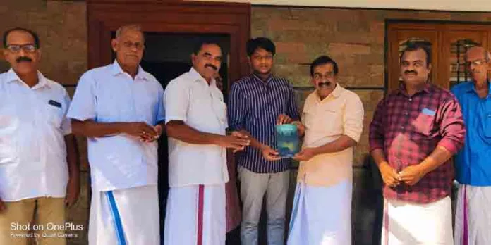 യുവ നോവലിസ്റ്റ് ജിൻസൺ സ്കറിയയുടെ ത്രില്ലെർ നോവൽ ‘ആല്ക്കെമി ‘ പ്രകാശനം ചെയ്തു യുവ നോവലിസ്റ്റ് ജിൻസൺ സ്കറിയയുടെ ത്രില്ലെർ നോവൽ ‘ആല്ക്കെമി ‘ പ്രകാശനം ചെയ്തു