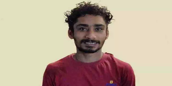 ഓട്ടോ ഓടിക്കുമ്പോൾ പൊടിപാറിയതിന് തർക്കം ; വീടിനു തീയിട്ട യുവാവ് അറസ്റ്റിൽ ഓട്ടോ ഓടിക്കുമ്പോൾ പൊടിപാറിയതിന് തർക്കം ; വീടിനു തീയിട്ട യുവാവ് അറസ്റ്റിൽ