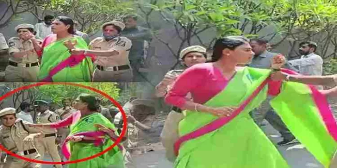 പോലീസുദ്യോഗസ്ഥരെ കയ്യേറ്റം ചെയ്തു ; ആന്ധ്രാ മുഖ്യമന്ത്രിയുടെ സഹോദരി വൈ.എസ് ശര്മിള അറസ്റ്റില് പോലീസുദ്യോഗസ്ഥരെ കയ്യേറ്റം ചെയ്തു ; ആന്ധ്രാ മുഖ്യമന്ത്രിയുടെ സഹോദരി വൈ.എസ് ശര്മിള അറസ്റ്റില്