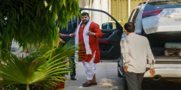 ഗുസ്തി താരങ്ങളോട് ലൈംഗികാതിക്രമം ; ബ്രിജ് ഭൂഷൻ ശരൺ സിങിനെതിരെ കേസെടുത്ത് ഡൽഹി പോലീസ് ഗുസ്തി താരങ്ങളോട് ലൈംഗികാതിക്രമം ; ബ്രിജ് ഭൂഷൻ ശരൺ സിങിനെതിരെ കേസെടുത്ത് ഡൽഹി പോലീസ്