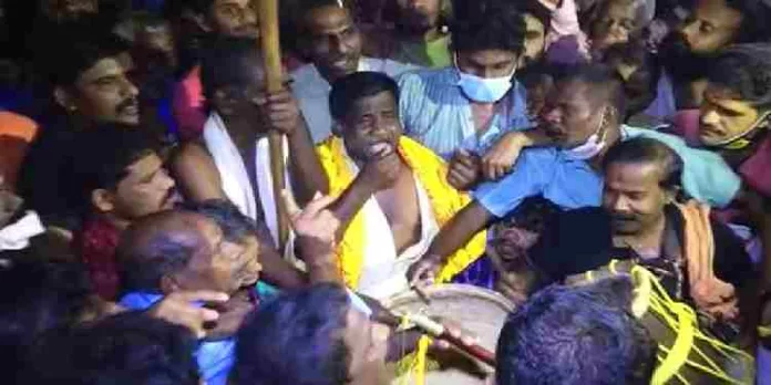 പ്രസിദ്ധമായ പാലക്കാട് നെന്മാറ-വല്ലങ്ങി വേല ഇന്ന് പ്രസിദ്ധമായ പാലക്കാട് നെന്മാറ-വല്ലങ്ങി വേല ഇന്ന്