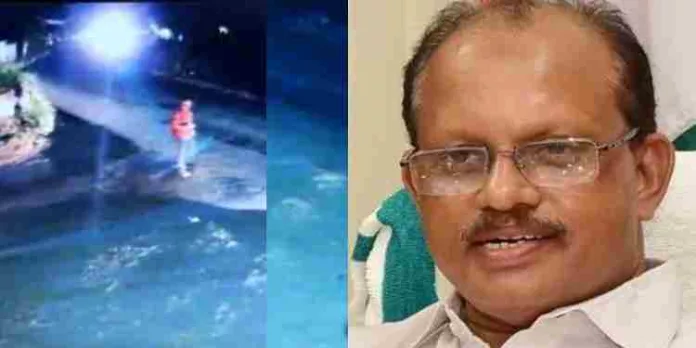 കോഴിക്കോട്ടെ ട്രെയിൻ ആക്രമണം ഞെട്ടിക്കുന്നതെന്ന് മന്ത്രി അഹമ്മദ് ദേവർകോവിൽ കോഴിക്കോട്ടെ ട്രെയിൻ ആക്രമണം ഞെട്ടിക്കുന്നതെന്ന് മന്ത്രി അഹമ്മദ് ദേവർകോവിൽ
