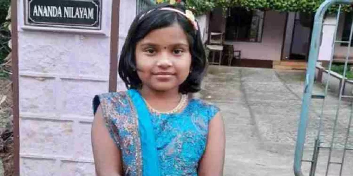 തൃശൂരിൽ മൊബൈൽഫോൺ പൊട്ടിത്തെറിച്ച് എട്ടുവയസുകാരി മരിച്ചു തൃശൂരിൽ മൊബൈൽഫോൺ പൊട്ടിത്തെറിച്ച് എട്ടുവയസുകാരി മരിച്ചു