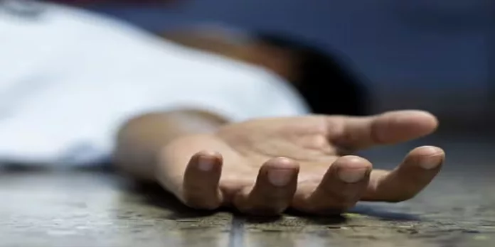 പിതാവ് തീ കൊളുത്തിയ പെൺമക്കളിൽ ഒരാൾ മരിച്ചു പിതാവ് തീ കൊളുത്തിയ പെൺമക്കളിൽ ഒരാൾ മരിച്ചു