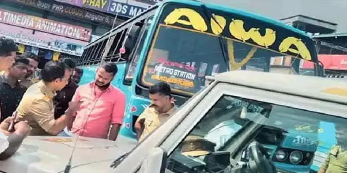 കെ.എസ്.ആര്.ടി.സിക്ക് സൈഡ് കൊടുത്തില്ല, സ്വകാര്യ ബസിന്റെ ഫിറ്റ്നസ് റദ്ദാക്കി കെ.എസ്.ആര്.ടി.സിക്ക് സൈഡ് കൊടുത്തില്ല, സ്വകാര്യ ബസിന്റെ ഫിറ്റ്നസ് റദ്ദാക്കി