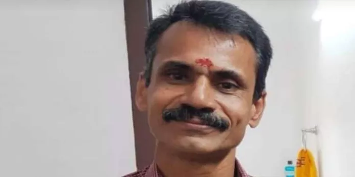 ആലപ്പുഴ സിജെഎം കോടതി മുറിയിൽ പാർട്ട് ടൈം സ്വീപ്പർ തൂങ്ങി മരിച്ച നിലയിൽ ആലപ്പുഴ സിജെഎം കോടതി മുറിയിൽ പാർട്ട് ടൈം സ്വീപ്പർ തൂങ്ങി മരിച്ച നിലയിൽ