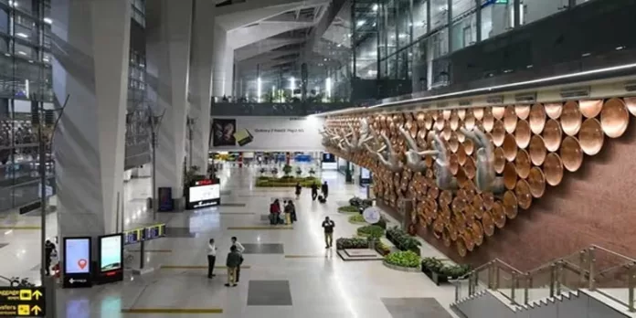 ഡൽഹി വിമാനത്താവളത്തിൽ അടിയന്തരാവസ്ഥ ഡൽഹി വിമാനത്താവളത്തിൽ അടിയന്തരാവസ്ഥ