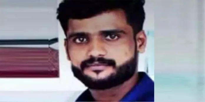 കല്ലുമ്മക്കായ ശേഖരിക്കുന്നതിനിടെ യുവാവ് കടലിൽ മുങ്ങി മരിച്ചു കല്ലുമ്മക്കായ ശേഖരിക്കുന്നതിനിടെ യുവാവ് കടലിൽ മുങ്ങി മരിച്ചു