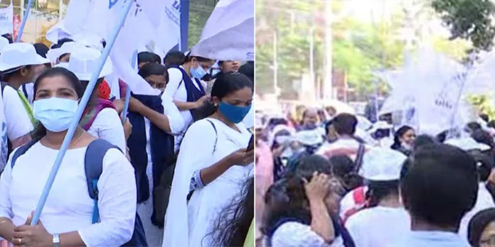 വേതനം വർധിപ്പിച്ചു ; നഴ്സുമാരുടെ സമരത്തിന് മുന്നില് വഴങ്ങി ആശുപത്രികള് വേതനം വർധിപ്പിച്ചു ; നഴ്സുമാരുടെ സമരത്തിന് മുന്നില് വഴങ്ങി ആശുപത്രികള്