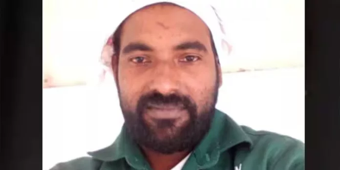 ലോറിയിൽ നിന്ന് ഇറക്കുന്നതിനിടെ ഗ്ലാസ് പാളികൾ മറിഞ്ഞ് ദേഹത്തുവീണു ; ചുമട്ടുതൊഴിലാളി മരിച്ചു ലോറിയിൽ നിന്ന് ഇറക്കുന്നതിനിടെ ഗ്ലാസ് പാളികൾ മറിഞ്ഞ് ദേഹത്തുവീണു ; ചുമട്ടുതൊഴിലാളി മരിച്ചു
