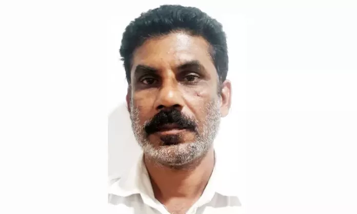പ്രായപൂര്ത്തിയാകാത്ത ആണ്കുട്ടികളോട് ലൈംഗികാതിക്രമം ; പൂജാരി അറസ്റ്റില് പ്രായപൂര്ത്തിയാകാത്ത ആണ്കുട്ടികളോട് ലൈംഗികാതിക്രമം ; പൂജാരി അറസ്റ്റില്