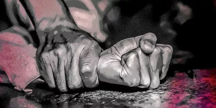 മകളുടെ സഹപാഠിയെ പീഡിപ്പിച്ചു : നാല്പ്പത്തിയഞ്ചുകാരന് അഞ്ച് വര്ഷം കഠിന തടവ് മകളുടെ സഹപാഠിയെ പീഡിപ്പിച്ചു : നാല്പ്പത്തിയഞ്ചുകാരന് അഞ്ച് വര്ഷം കഠിന തടവ്