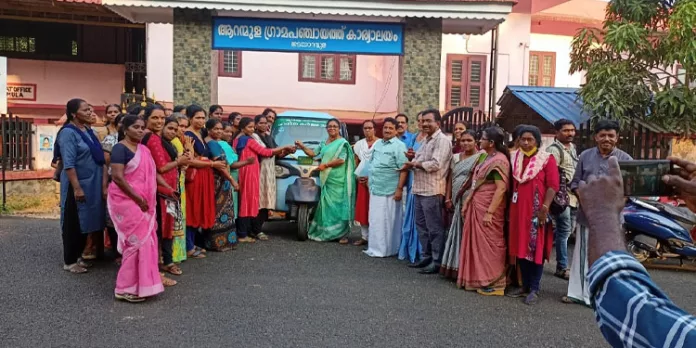 ഹരിതകര്മസേനക്ക് ഇലക്ട്രിക് വാഹനം കൈമാറി ആറന്മുള ഗ്രാമപഞ്ചായത്ത് ഹരിതകര്മസേനക്ക് ഇലക്ട്രിക് വാഹനം കൈമാറി ആറന്മുള ഗ്രാമപഞ്ചായത്ത്