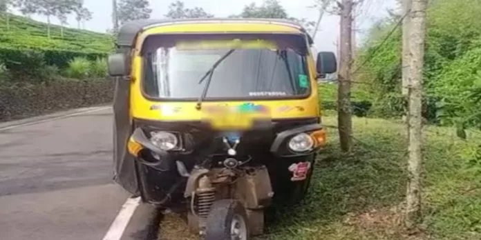 ഇടുക്കിയില് മ്ലാവ് കുറുകെ ചാടി ഓട്ടോയും ബൈക്കും അപകടത്തില്പ്പെട്ടു ; രണ്ടുപേര്ക്ക് പരിക്ക് ഇടുക്കിയില് മ്ലാവ് കുറുകെ ചാടി ഓട്ടോയും ബൈക്കും അപകടത്തില്പ്പെട്ടു ; രണ്ടുപേര്ക്ക് പരിക്ക്