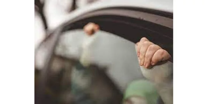 വായുസഞ്ചാരമില്ലാതെ കാറില് അകപ്പെട്ട് മൂന്ന് വയസുകാരി ; രക്ഷപെട്ടത് തലനാരിഴയ്ക്ക് വായുസഞ്ചാരമില്ലാതെ കാറില് അകപ്പെട്ട് മൂന്ന് വയസുകാരി ; രക്ഷപെട്ടത് തലനാരിഴയ്ക്ക്