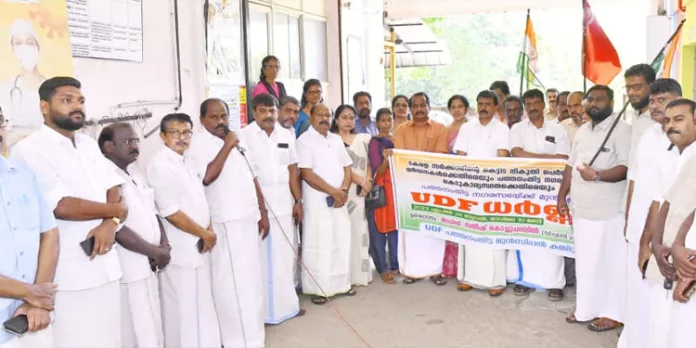 കെട്ടിട നികുതി പെര്മിറ്റ് ഫീസ് എന്നിവ വര്ദ്ധിപ്പിച്ച് സര്ക്കാര് ജനങ്ങളെ പോക്കറ്റടിക്കുന്നു : പ്രൊഫ. സതീഷ് കൊച്ചുപറമ്പില് കെട്ടിട നികുതി പെര്മിറ്റ് ഫീസ് എന്നിവ വര്ദ്ധിപ്പിച്ച് സര്ക്കാര് ജനങ്ങളെ പോക്കറ്റടിക്കുന്നു : പ്രൊഫ. സതീഷ് കൊച്ചുപറമ്പില്