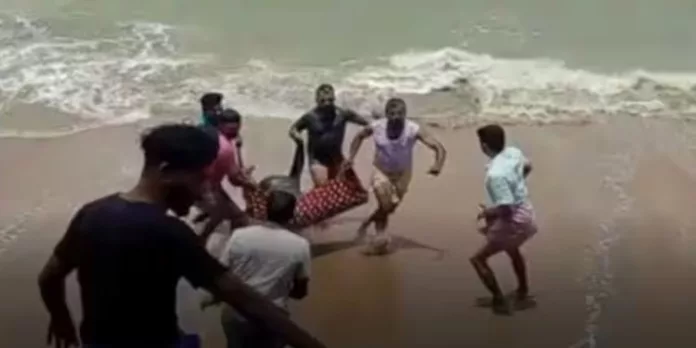 ചാലിയം തീരത്ത് ഒരാളുടെ മൃതദേഹം അടിഞ്ഞു ; കാണാതായ ആളുടേതെന്ന് സംശയം ചാലിയം തീരത്ത് ഒരാളുടെ മൃതദേഹം അടിഞ്ഞു ; കാണാതായ ആളുടേതെന്ന് സംശയം