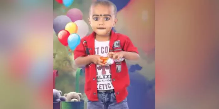 കളിച്ചുകൊണ്ടിരിക്കവെ രണ്ട് വയസുകാരൻ തോട്ടിൽ വീണ് മരിച്ചു കളിച്ചുകൊണ്ടിരിക്കവെ രണ്ട് വയസുകാരൻ തോട്ടിൽ വീണ് മരിച്ചു