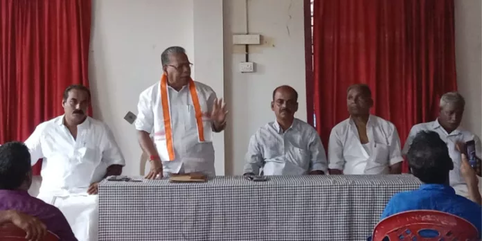 തടി വെട്ടി കയറ്റ് മേഖലയിൽ പണിയെടുക്കുന്ന തൊഴിലാളികളുടെ കൂലി വർധിപ്പിക്കണം ; ഐ.എൻ.റ്റി.യു.സി തടി വെട്ടി കയറ്റ് മേഖലയിൽ പണിയെടുക്കുന്ന തൊഴിലാളികളുടെ കൂലി വർധിപ്പിക്കണം ; ഐ.എൻ.റ്റി.യു.സി