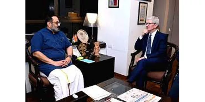 ആപ്പിൾ സിഇഒ ടിം കുക്കുമായി കൂടിക്കാഴ്ച നടത്തി കേന്ദ്ര ഐടി സഹമന്ത്രി രാജീവ് ചന്ദ്രശേഖര് ആപ്പിൾ സിഇഒ ടിം കുക്കുമായി കൂടിക്കാഴ്ച നടത്തി കേന്ദ്ര ഐടി സഹമന്ത്രി രാജീവ് ചന്ദ്രശേഖര്