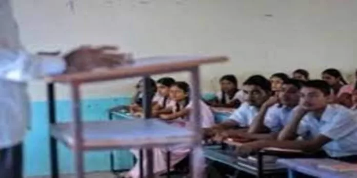 പ്ലസ്വൺ പ്രവേശനം ; വെയിറ്റേജ് സംവിധാനം നിർത്തലാക്കാനൊരുങ്ങി വിദ്യാഭ്യാസ വകുപ്പ് പ്ലസ്വൺ പ്രവേശനം ; വെയിറ്റേജ് സംവിധാനം നിർത്തലാക്കാനൊരുങ്ങി വിദ്യാഭ്യാസ വകുപ്പ്