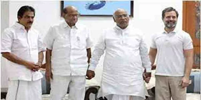 ‘പ്രതിപക്ഷ ഐക്യത്തിനായി ഒന്നിച്ച്’; ഖാര്ഗെയുമായി കൂടിക്കാഴ്ച നടത്തി ശരത് പവാര് ‘പ്രതിപക്ഷ ഐക്യത്തിനായി ഒന്നിച്ച്’; ഖാര്ഗെയുമായി കൂടിക്കാഴ്ച നടത്തി ശരത് പവാര്