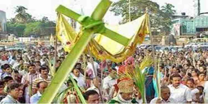 ഇന്ന് ഓശാന തിരുനാൾ ; പള്ളികളിൽ പ്രത്യേക പ്രാർഥനകളും കുരുത്തോല പ്രദക്ഷിണവും ഇന്ന് ഓശാന തിരുനാൾ ; പള്ളികളിൽ പ്രത്യേക പ്രാർഥനകളും കുരുത്തോല പ്രദക്ഷിണവും