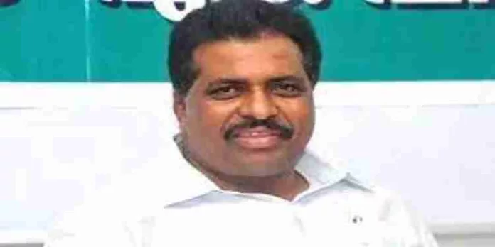 കര്ദ്ദിനാളിനെ അധിക്ഷേപിച്ച് പങ്കുവെച്ച ഫേസ്ബുക്ക് പോസ്റ്റ് തന്റേതല്ലെന്ന വാദവുമായി കൊടിക്കുന്നില് സുരേഷ് എം.പി കര്ദ്ദിനാളിനെ അധിക്ഷേപിച്ച് പങ്കുവെച്ച ഫേസ്ബുക്ക് പോസ്റ്റ് തന്റേതല്ലെന്ന വാദവുമായി കൊടിക്കുന്നില് സുരേഷ് എം.പി