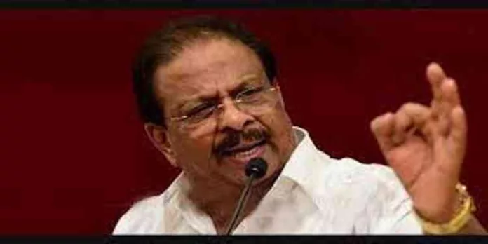 വായിൽ തോന്നിയത് കോതക്ക് പാട്ടാക്കുന്ന ജയരാജന്റെ വാക്കുകളോട് പ്രതികരിക്കുന്നത് തന്നെ എനിക്ക് നാണക്കേടാണ് ; കെ. സുധാകരൻ വായിൽ തോന്നിയത് കോതക്ക് പാട്ടാക്കുന്ന ജയരാജന്റെ വാക്കുകളോട് പ്രതികരിക്കുന്നത് തന്നെ എനിക്ക് നാണക്കേടാണ് ; കെ. സുധാകരൻ