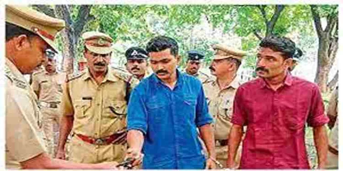 പിഎസ് സി പരീക്ഷാ തട്ടിപ്പ് കേസ് ; നാലര വർഷത്തിന് ശേഷം തിങ്കളാഴ്ച കുറ്റപത്രം സമർപ്പിക്കും പിഎസ് സി പരീക്ഷാ തട്ടിപ്പ് കേസ് ; നാലര വർഷത്തിന് ശേഷം തിങ്കളാഴ്ച കുറ്റപത്രം സമർപ്പിക്കും