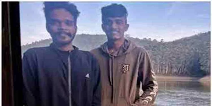ബൈക്ക് ടൂറിസ്റ്റ് ബസിലിടിച്ച് സുഹൃത്തുക്കൾക്ക് ദാരുണാന്ത്യം ബൈക്ക് ടൂറിസ്റ്റ് ബസിലിടിച്ച് സുഹൃത്തുക്കൾക്ക് ദാരുണാന്ത്യം
