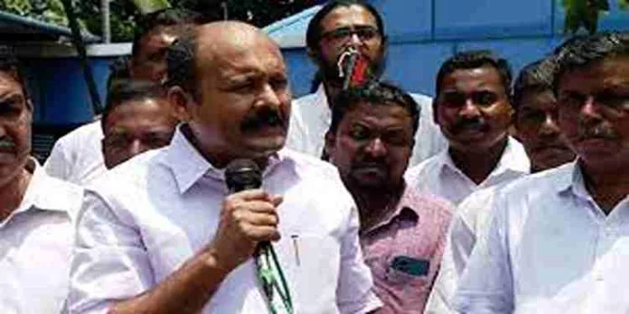 ‘ആരോഗ്യ മന്ത്രിക്ക് വട്ട്, ചോദ്യങ്ങൾക്ക് ധാർഷ്ട്യവും ധിക്കാരവും നിറഞ്ഞ മറുപടി’: എറണാകുളം ഡിസിസി പ്രസിഡന്റ് ‘ആരോഗ്യ മന്ത്രിക്ക് വട്ട്, ചോദ്യങ്ങൾക്ക് ധാർഷ്ട്യവും ധിക്കാരവും നിറഞ്ഞ മറുപടി’: എറണാകുളം ഡിസിസി പ്രസിഡന്റ്