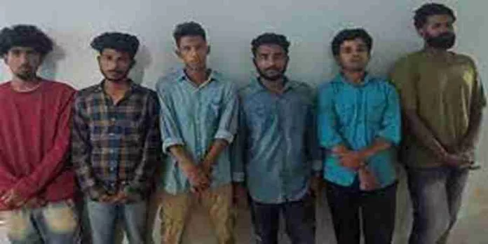 ചിറയിന്കീഴില് ലഹരിമരുന്നുമായി 6 പേര് പിടിയില് ചിറയിന്കീഴില് ലഹരിമരുന്നുമായി 6 പേര് പിടിയില്