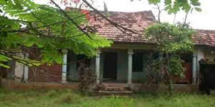 കോടിക്കണക്കിന് സ്വത്ത്, പല സമയങ്ങളിലായി 7 മരണങ്ങള് ; കൂടം തറവാട്ടിലെ രഹസ്യങ്ങൾ ചുരുളഴിയുന്നില്ല കോടിക്കണക്കിന് സ്വത്ത്, പല സമയങ്ങളിലായി 7 മരണങ്ങള് ; കൂടം തറവാട്ടിലെ രഹസ്യങ്ങൾ ചുരുളഴിയുന്നില്ല