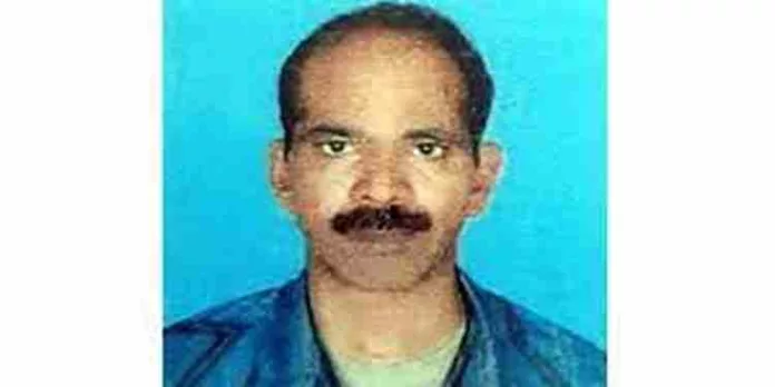 നാട്ടിലേക്കുള്ള യാത്രയ്ക്കിടെ വിമാനത്തിൽ വെച്ച് മരിച്ച പ്രവാസി മലയാളിയുടെ മൃതദേഹം വ്യാഴാഴ്ച നാട്ടിലെത്തിക്കും നാട്ടിലേക്കുള്ള യാത്രയ്ക്കിടെ വിമാനത്തിൽ വെച്ച് മരിച്ച പ്രവാസി മലയാളിയുടെ മൃതദേഹം വ്യാഴാഴ്ച നാട്ടിലെത്തിക്കും