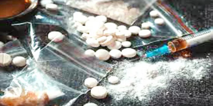 വിദേശത്ത് നിന്ന് കേരളത്തിലേക്ക് ഫ്ലാസ്ക് വഴിയും ലഹരി എത്തുന്നതായി റിപ്പോർട്ട് വിദേശത്ത് നിന്ന് കേരളത്തിലേക്ക് ഫ്ലാസ്ക് വഴിയും ലഹരി എത്തുന്നതായി റിപ്പോർട്ട്